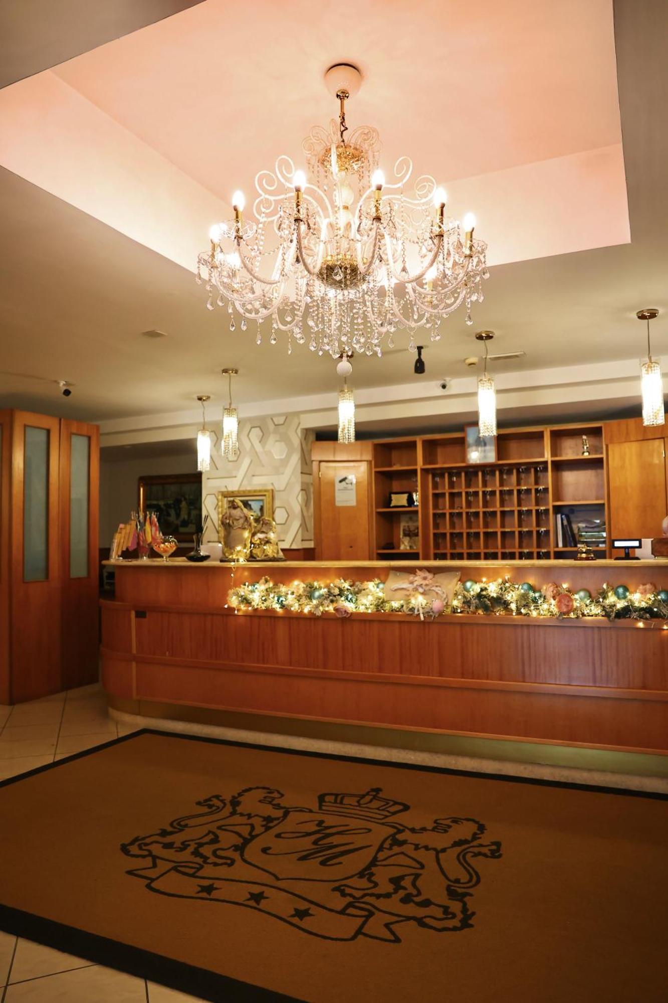 Hotel Max อาแวร์ซา ภายนอก รูปภาพ